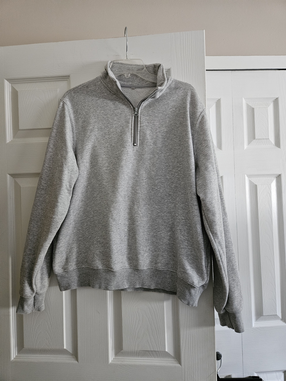 Source Unknown Light Gray Women's Quarter-Zip Sweatshirt. Size XL